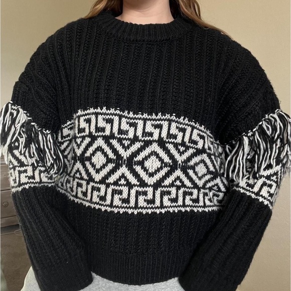 H&M boho patterned fringe sweater - Picture 2 of 4